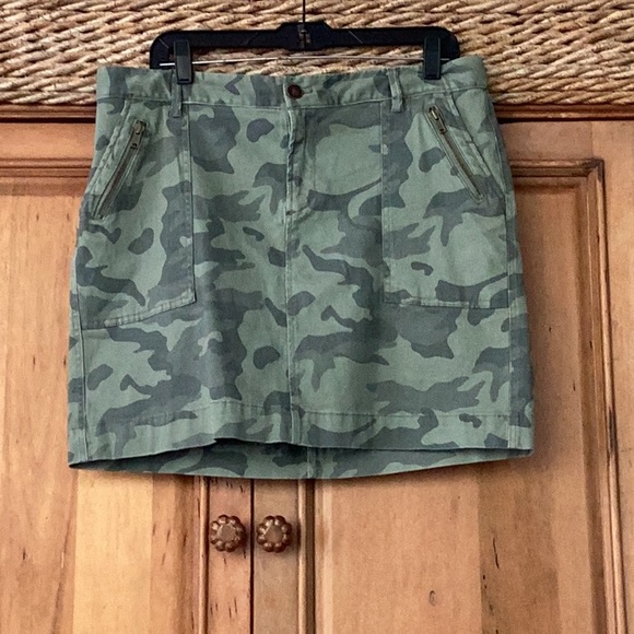 🌻NWOT Old Navy So Fun Size 14 Awesome Camo Style Skirt Wardrobe Must Have 🌻 - Picture 2 of 10